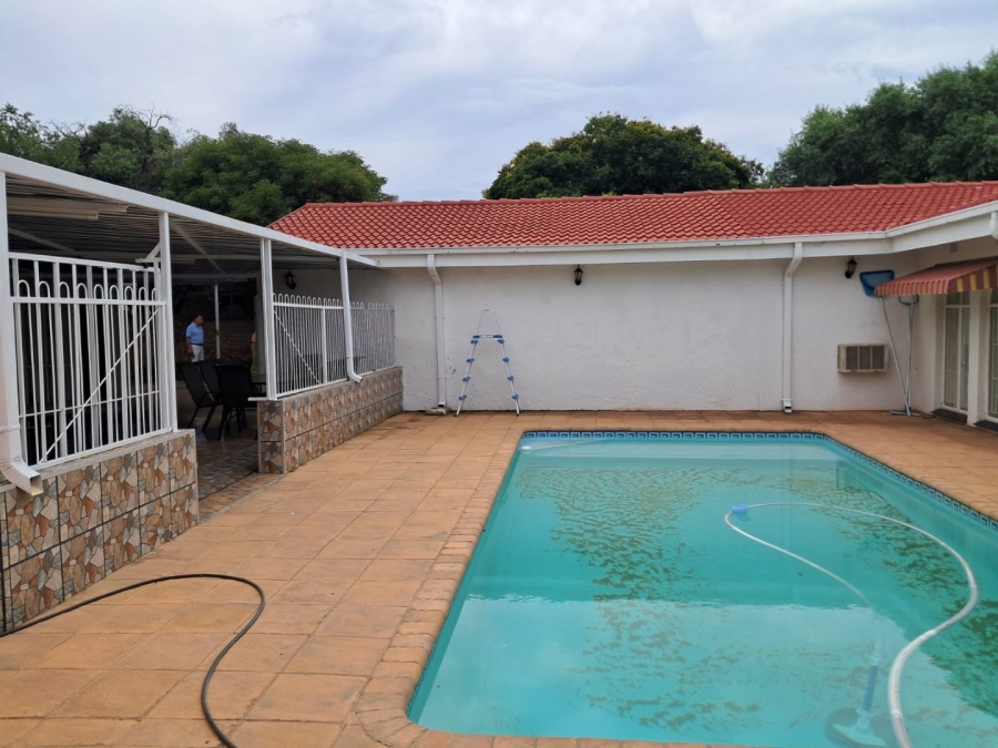 5 Bedroom Property for Sale in Royldene Northern Cape